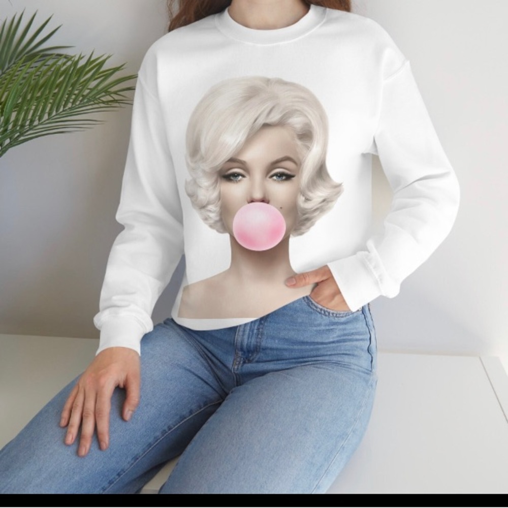 Marilyn Monroe Bubble Gum Crop Sweatshirt NWOT SM